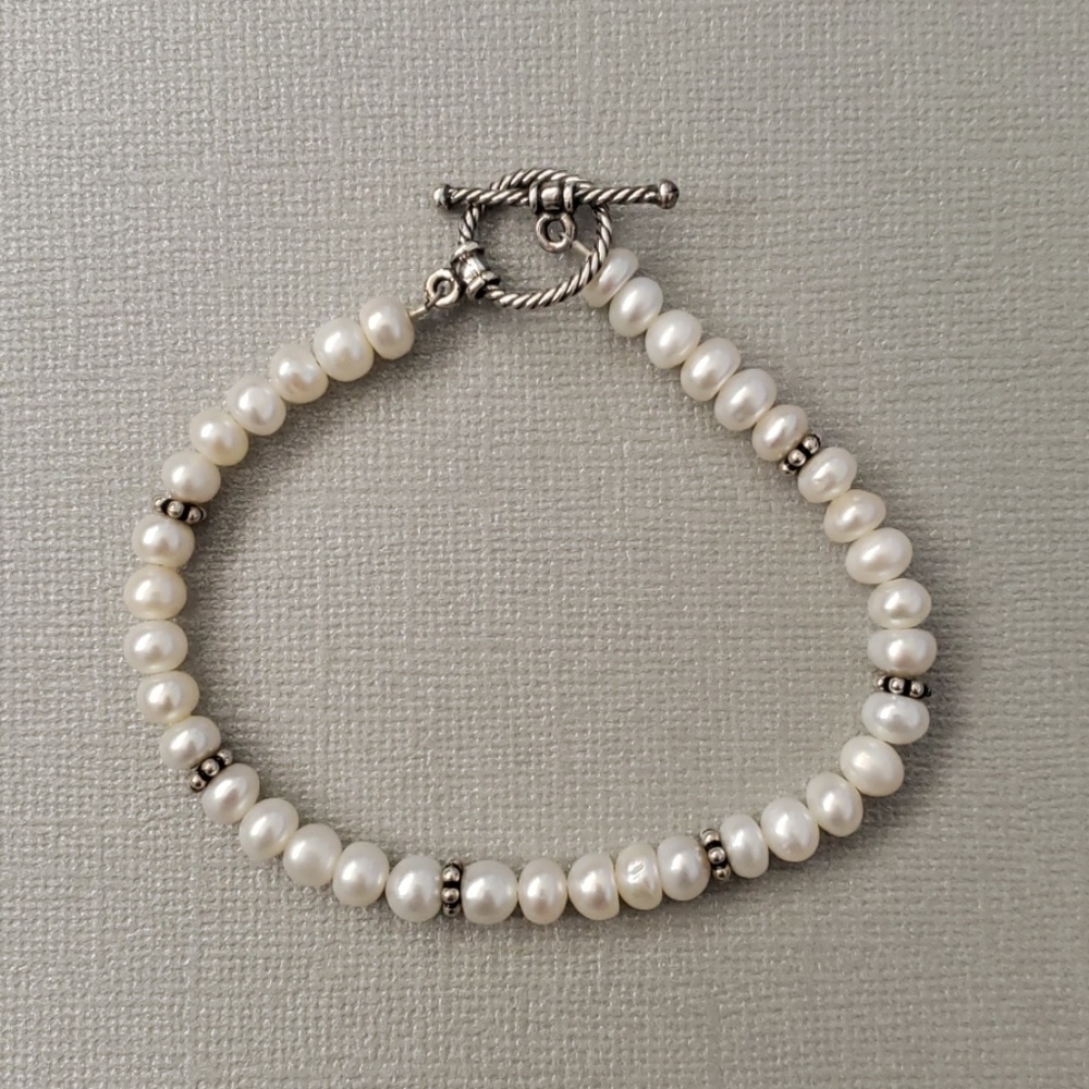🔆3 for $15 Select jewelry🔆 Beaded bracelet.